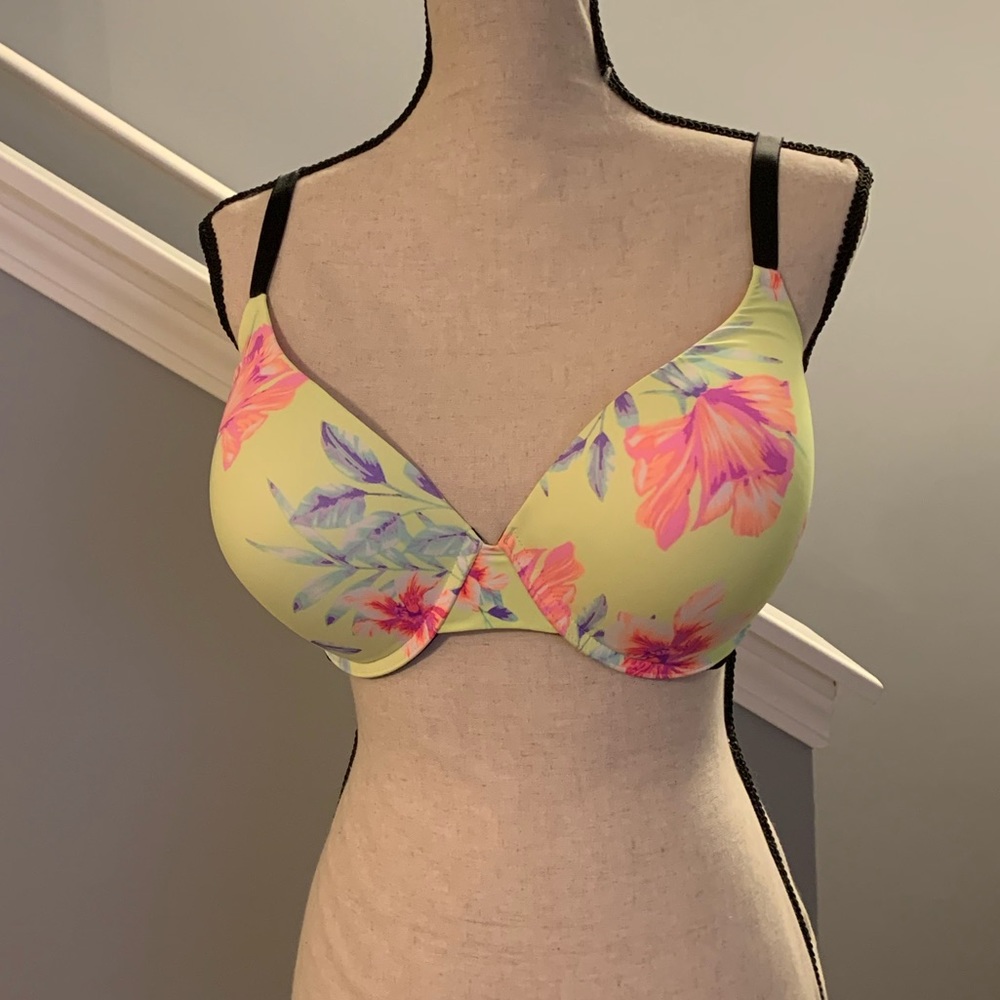 VS PINK BRA
